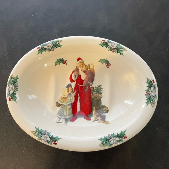 Santa porcelain small soap dish no chips or stains - Picture 1 of 3